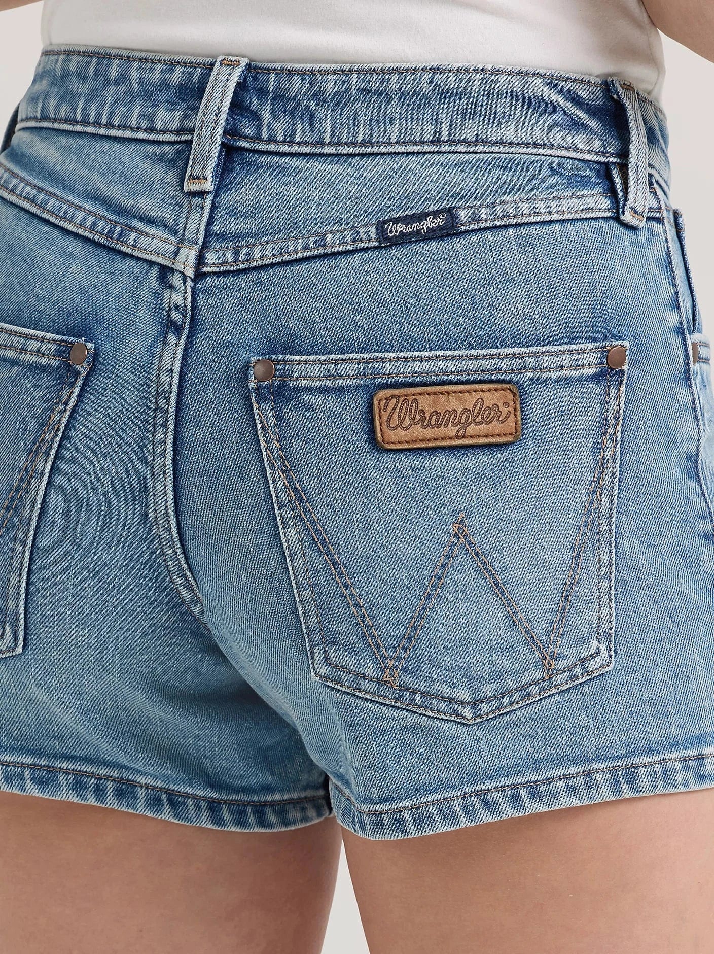 Ladies Retro Mae Shorts by Wrangler - Image 3