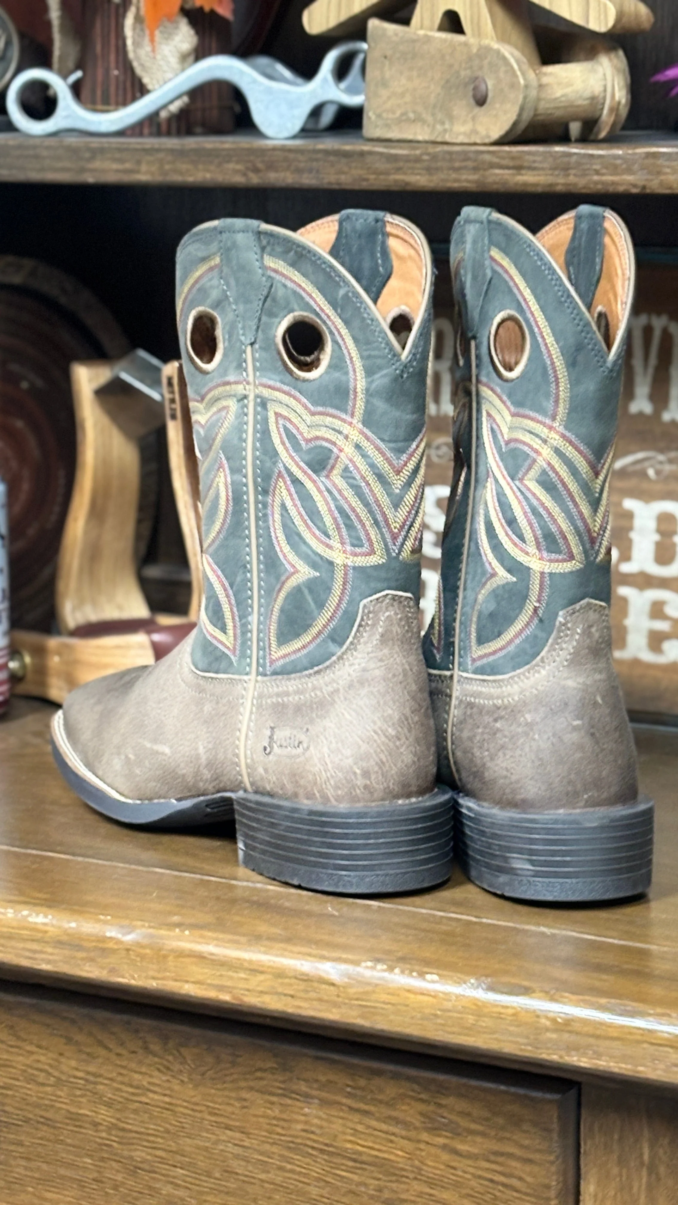 Lubbock Boots by Justin - Image 3