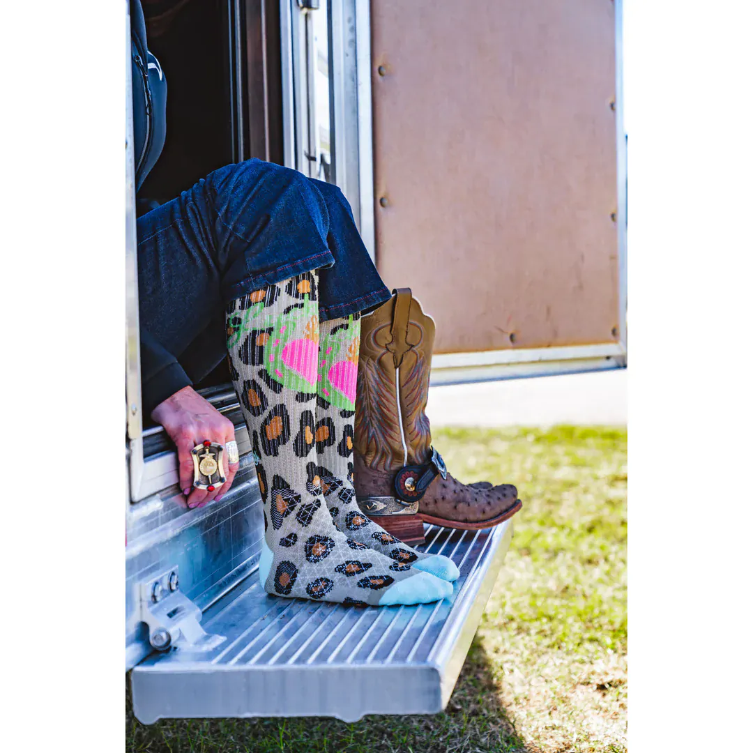 Lucky Chuck Socks ~ Lucky Leopard Diva - Image 2