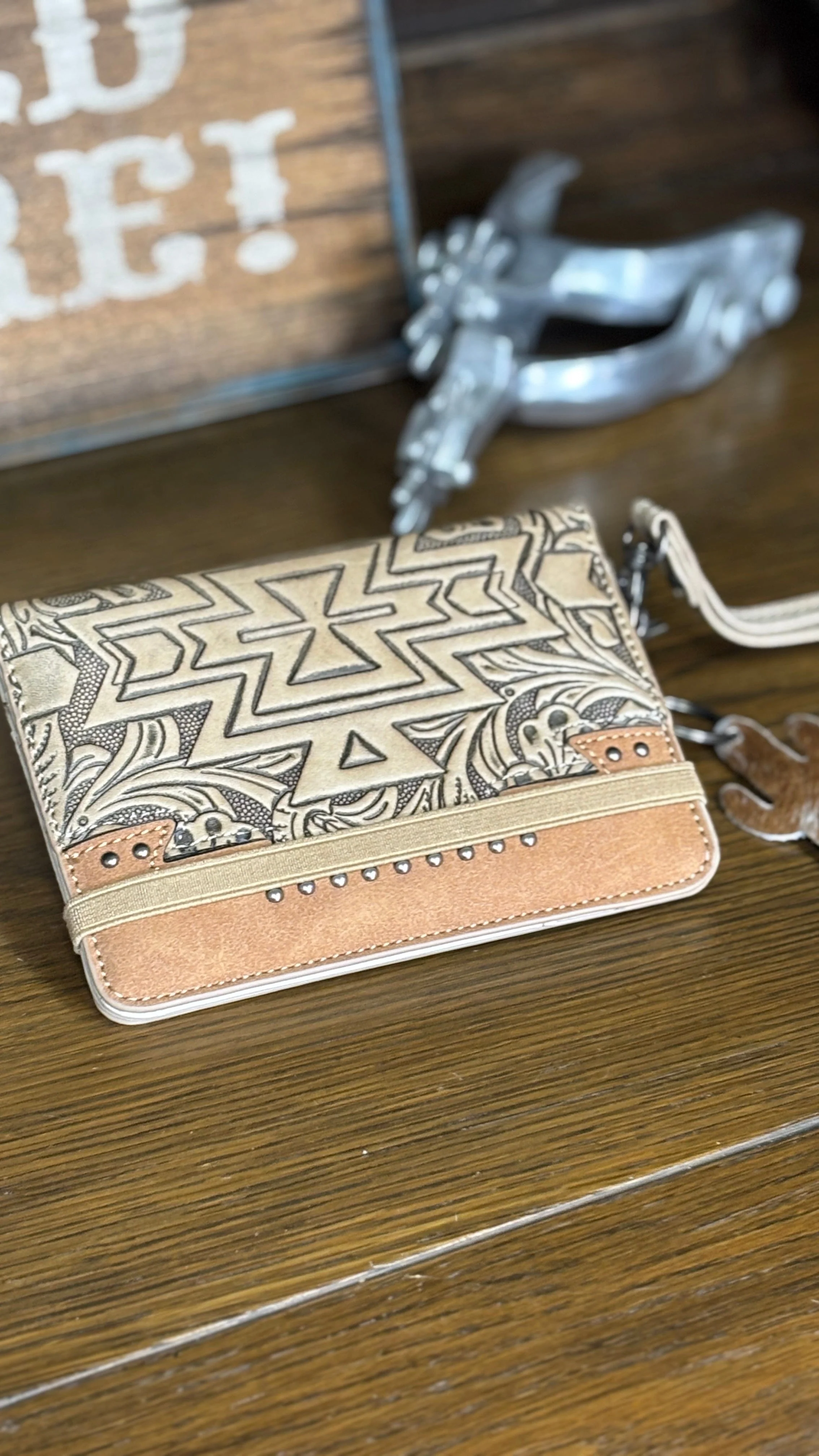 MW Tooled Aztec Collection Wrap Wallet - Image 3