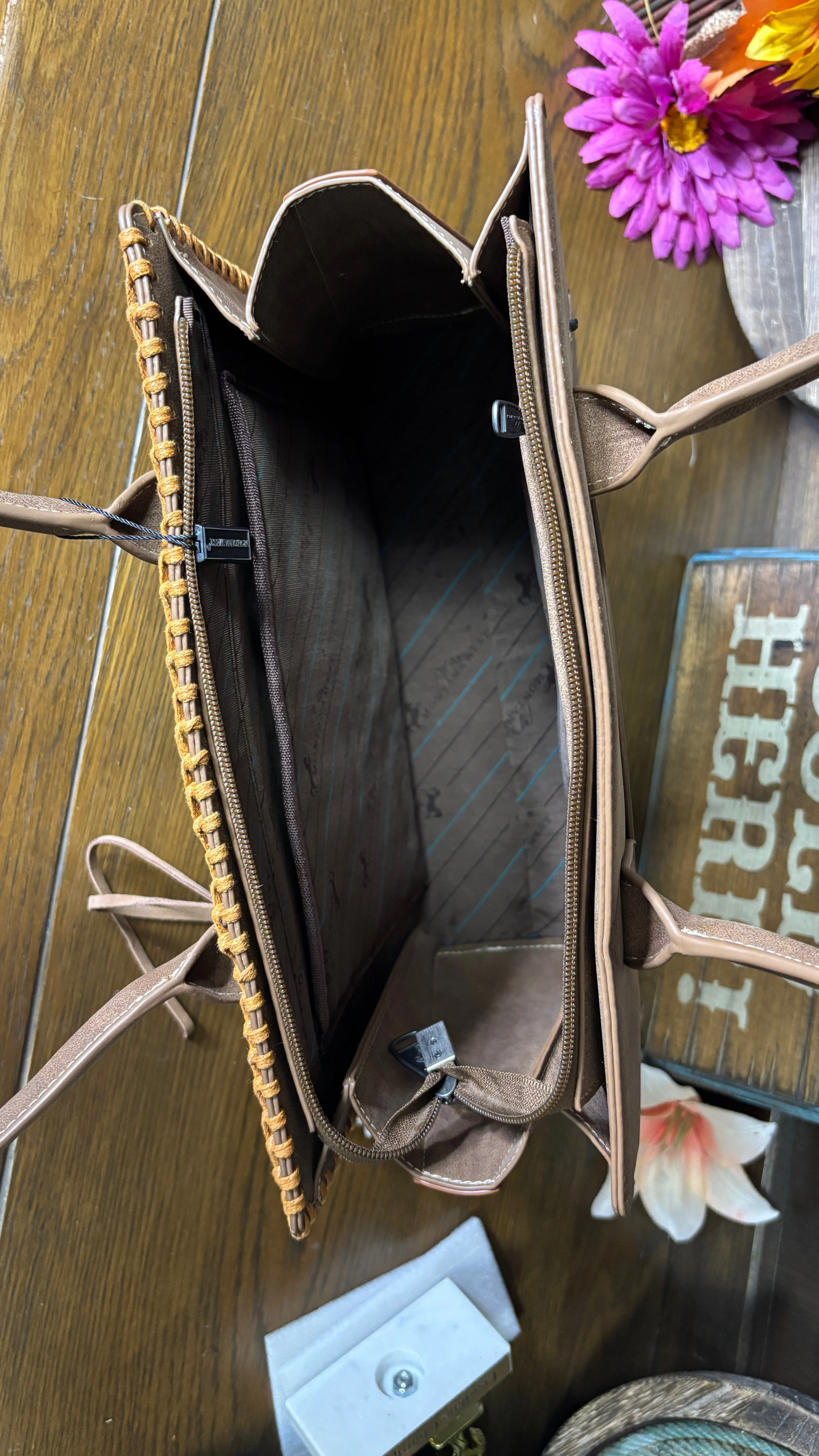 MW Tooled Concealed Carry Tote ~ Brown - Image 4