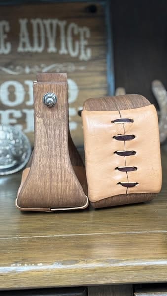 Nettles Stirrups ~ Chisholm Gunstock Oiled ~ 4" - Image 2