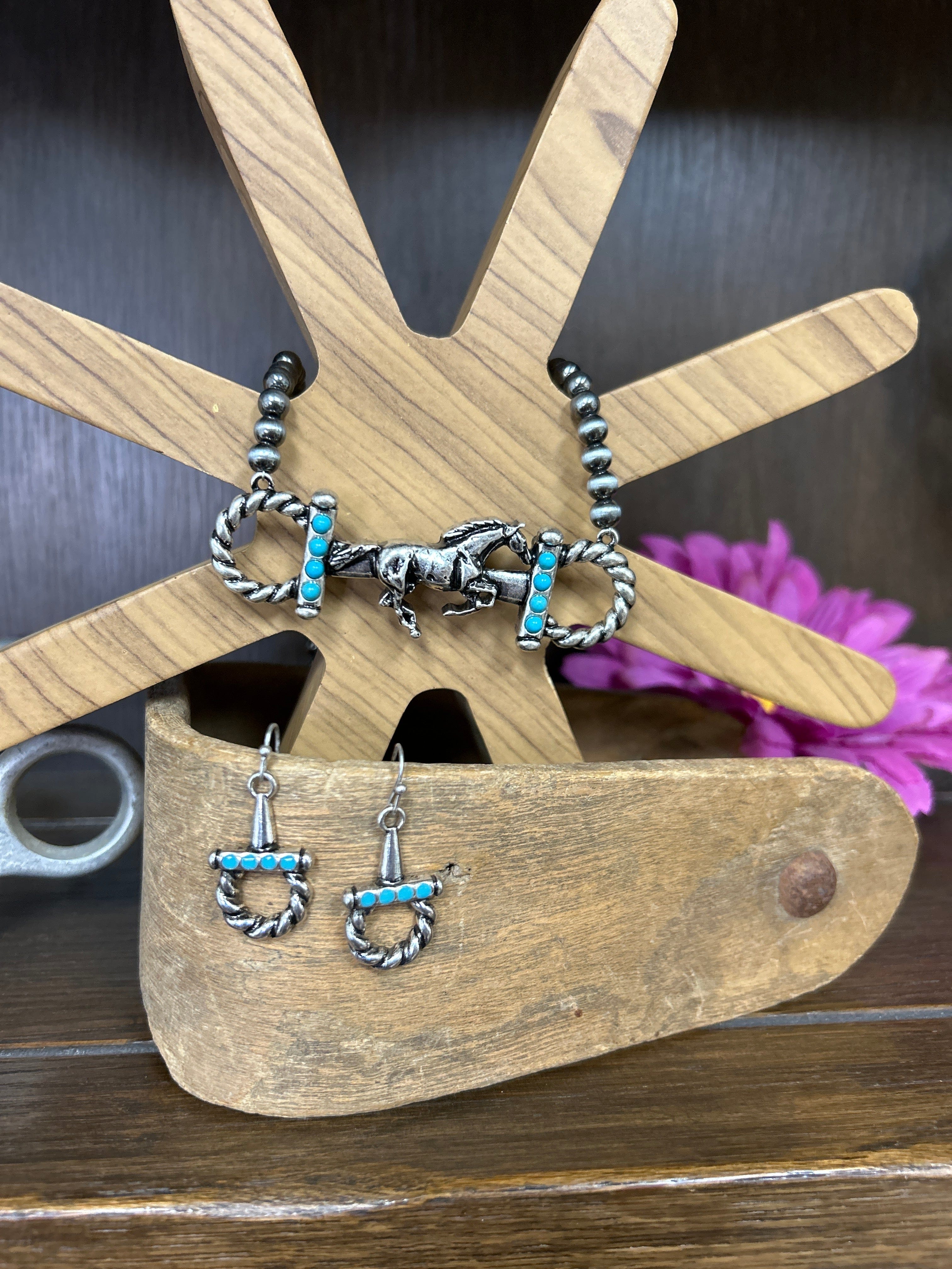 Western Horsebit Navajo Necklace - Image 2