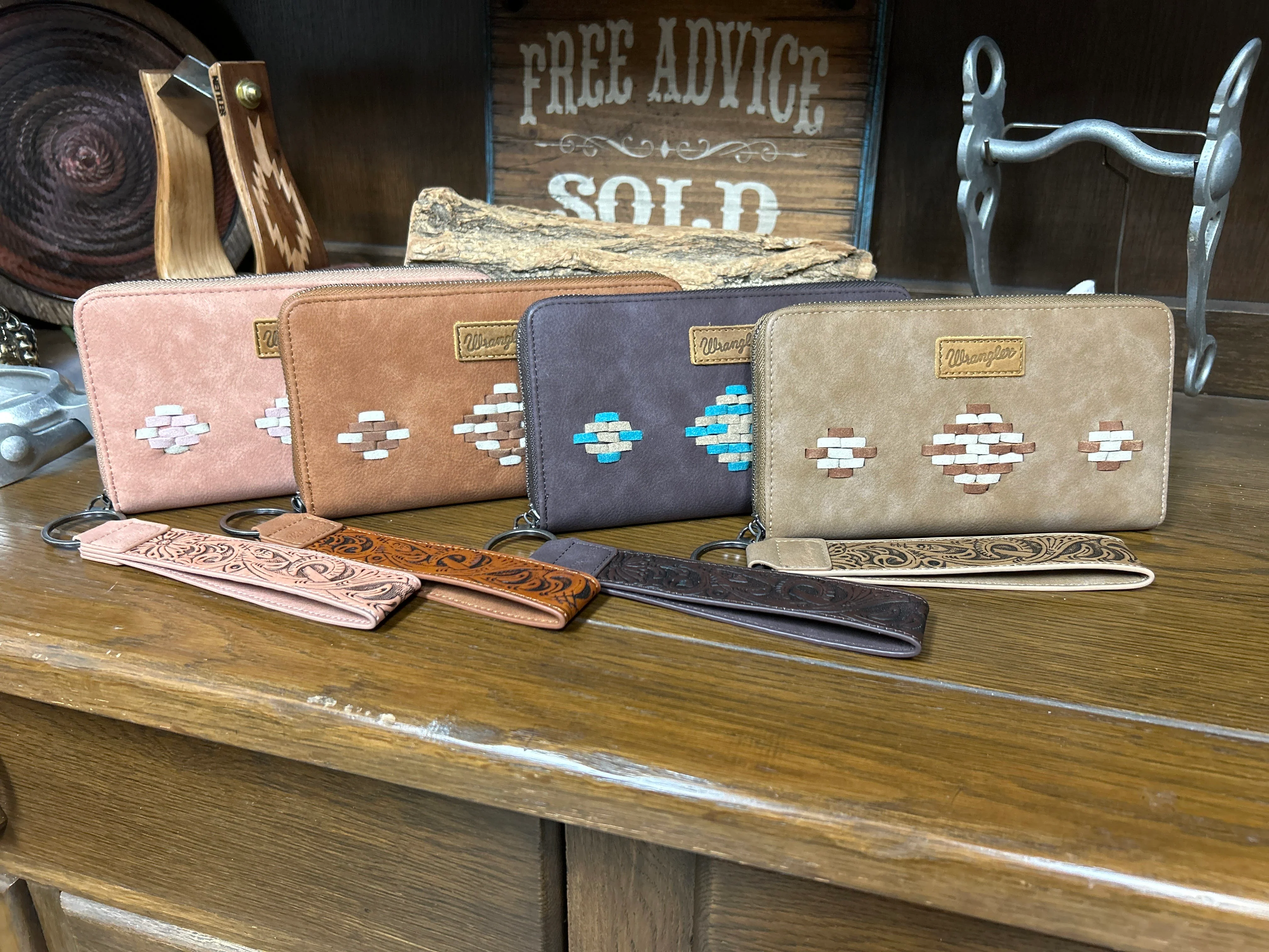 Wrangler Aztec Woven Wallet W/Wristlet