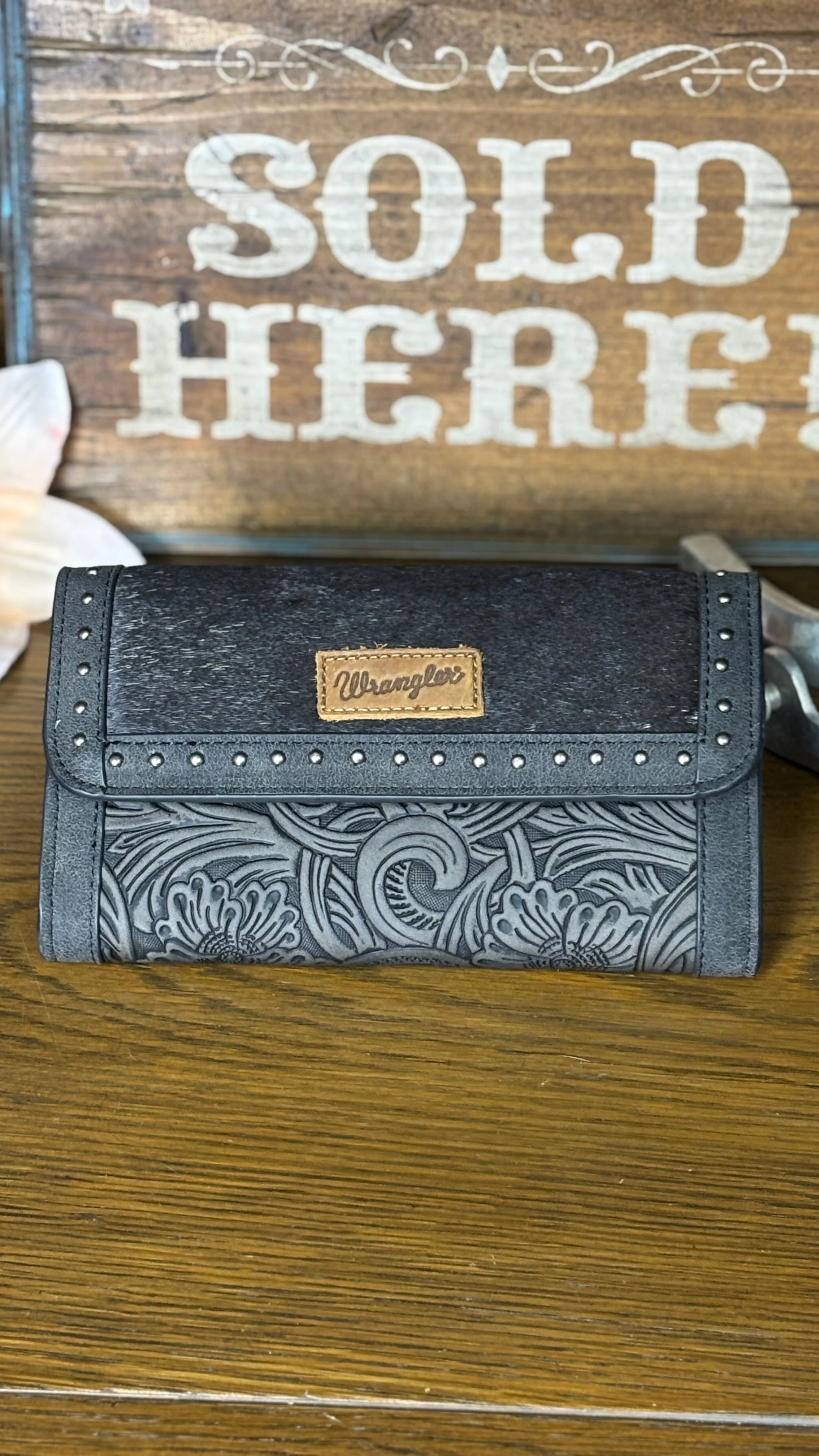 Wrangler Cowhide Wallet/Wristlet/Crossbody Bag - Image 4