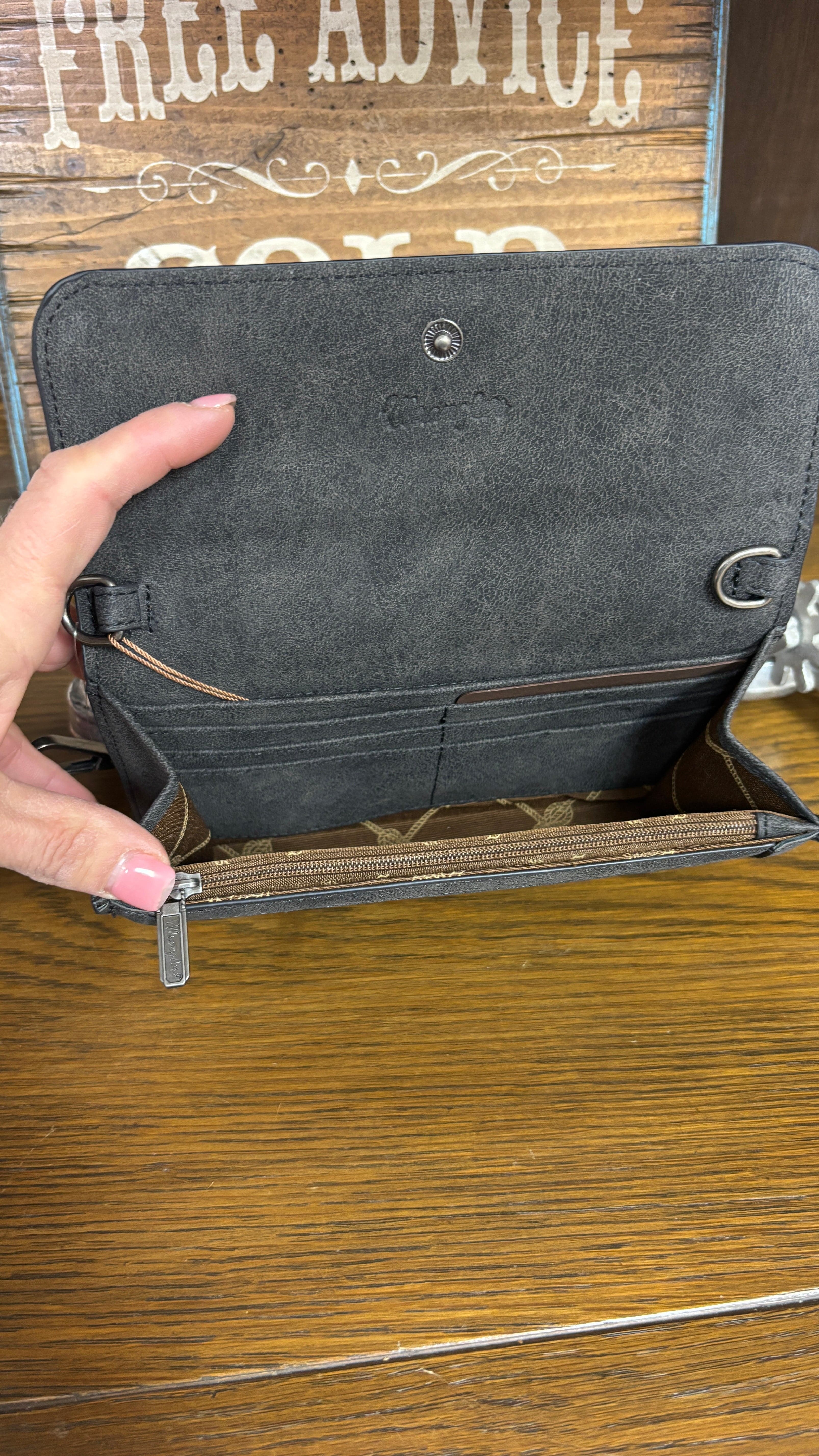 Wrangler Cowhide Wallet/Wristlet/Crossbody Bag - Image 5