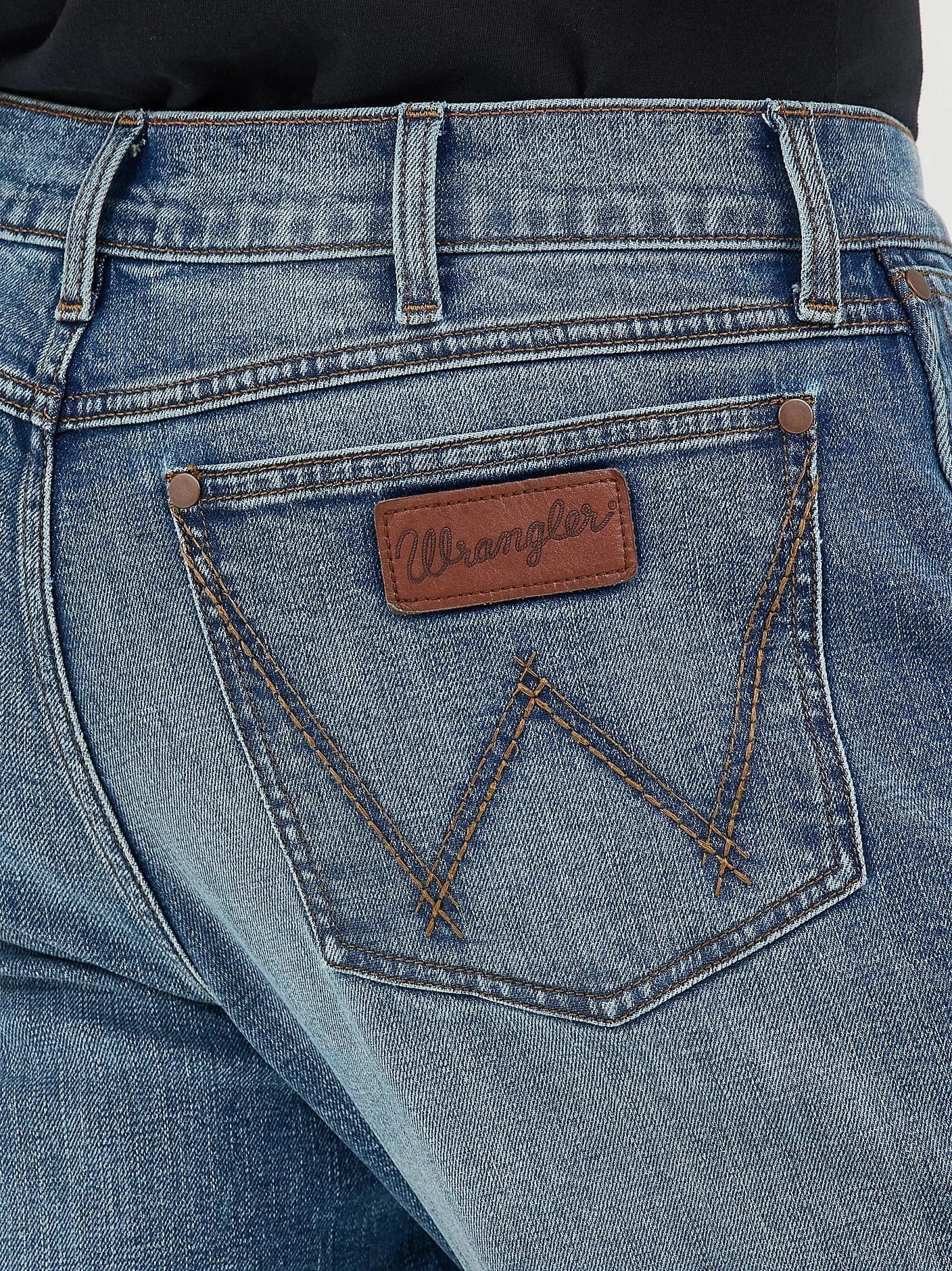 Wrangler Retro® Relaxed Jeans - Image 2