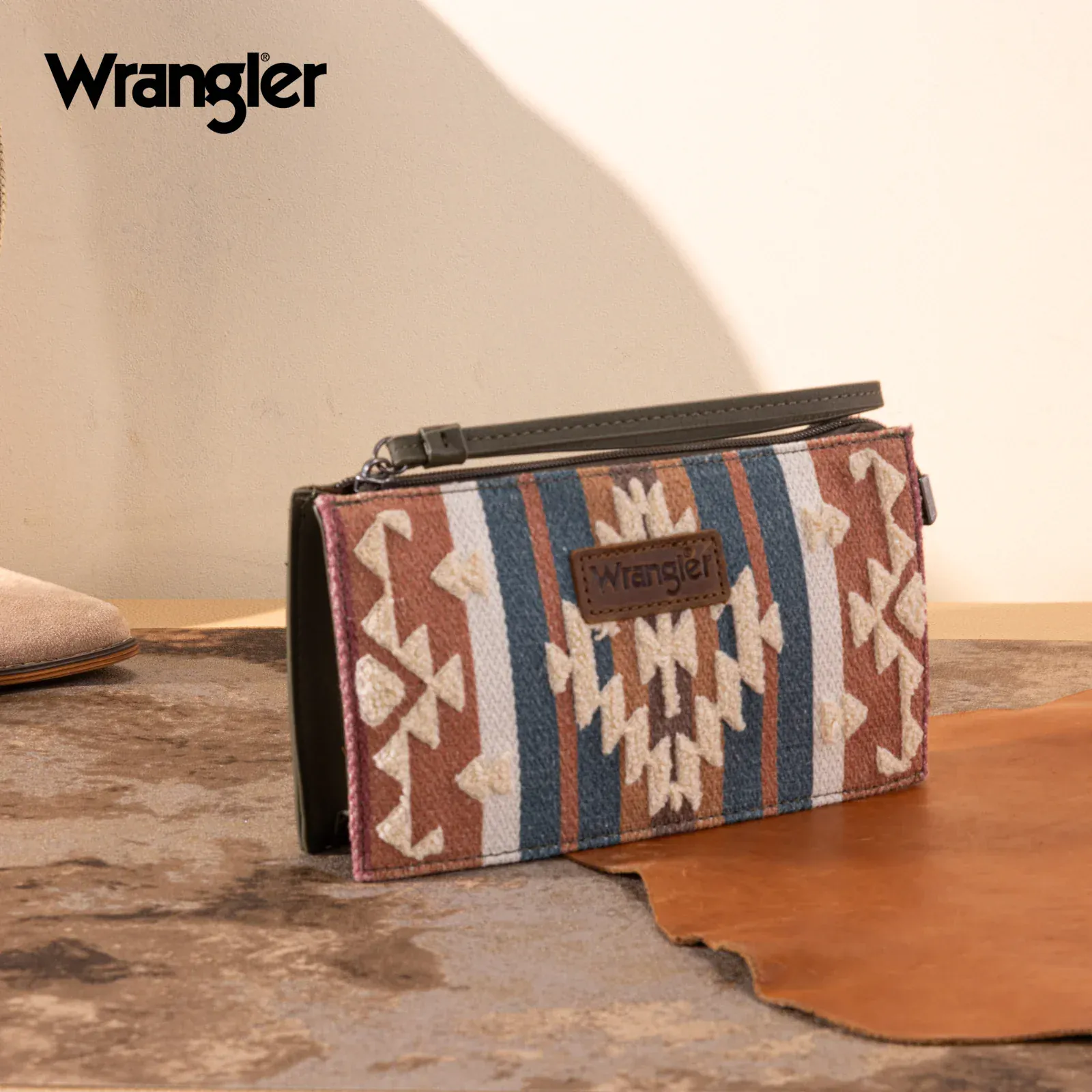 Wrangler Sherpa Aztec Canvas Clutch - Green - Image 3
