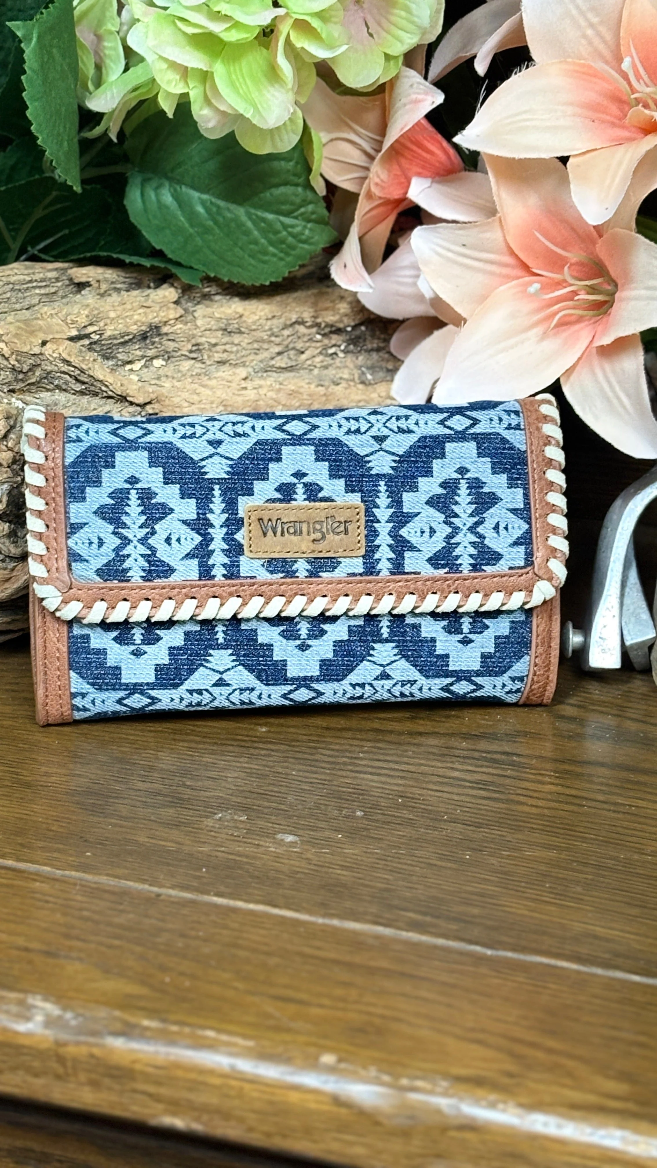 Wrangler Southwest Wristlet/Crossbody - Image 2